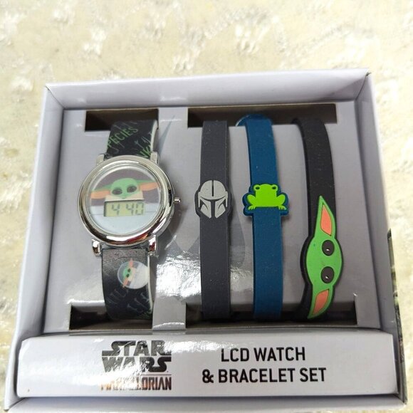 Star Wars Watch Set for Boys The Mandalorian Baby Yoda Digital Kids GREAT GIFT - Picture 1 of 7
